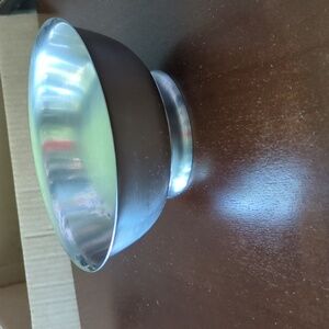 Medium sized stainless steel bowl